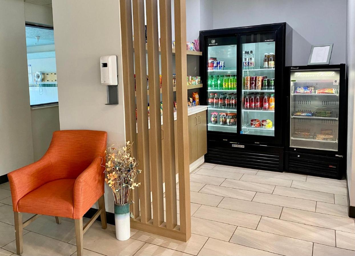 Holiday Inn Express Plymouth By Ihg Eksteriør bilde