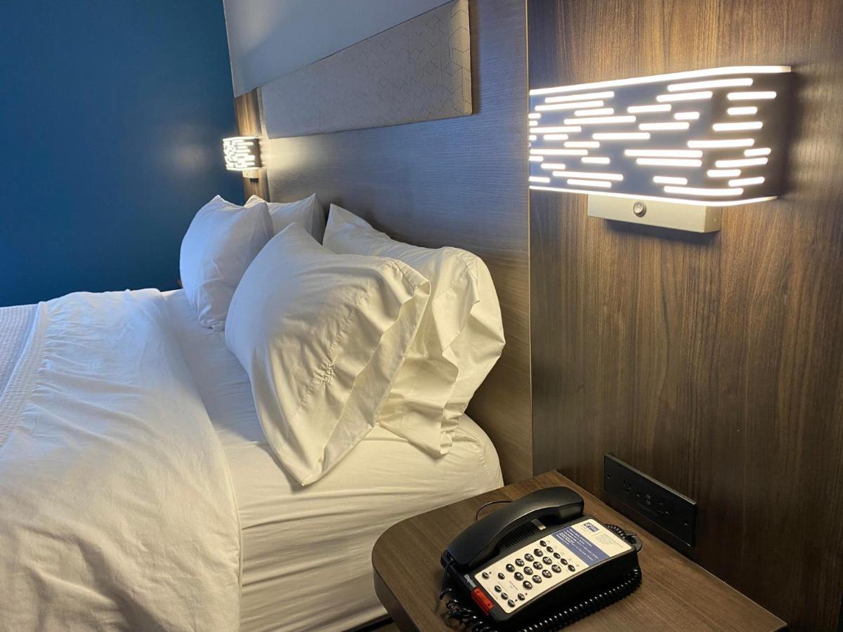 Holiday Inn Express Plymouth By Ihg Eksteriør bilde
